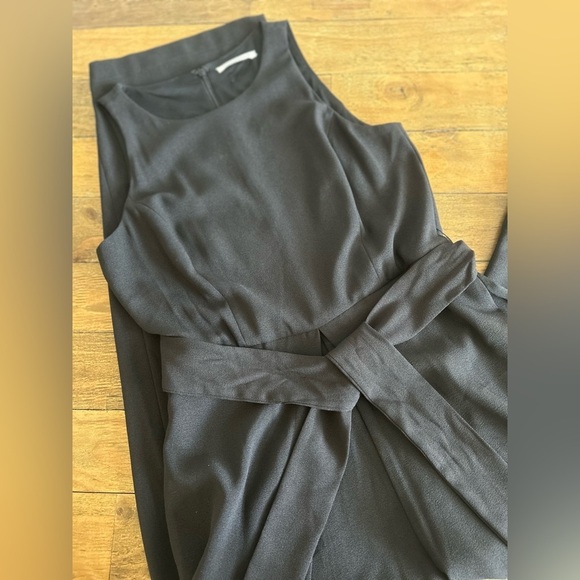 TASH AND SOPHIE Chic Black Sleeveless Jumpsuit Belted Wide Leg Stretchy Sz 6 - Picture 4 of 12